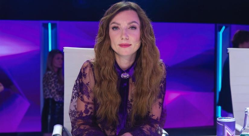 Rúzsa Magdi Pókemberrel az oldalán jelent meg egy gyermekkórházban - Videó