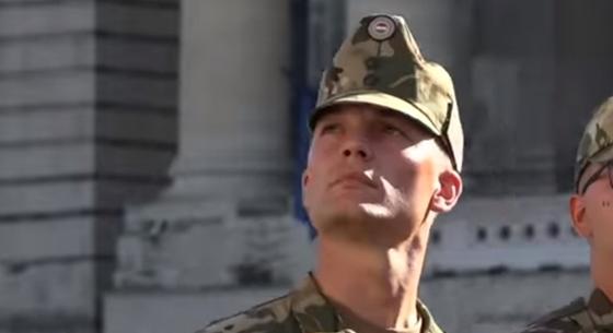 Nem árulja el a Honvédelmi Minisztérium, kik tanultak Orbán fia mellett a méregdrága akadémián
