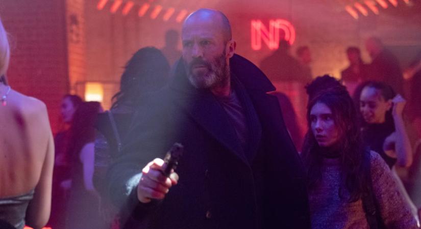 A megőszült szakállas Jason Statham is kemény, mint a kő – szinkronos előzetesen A megmentő