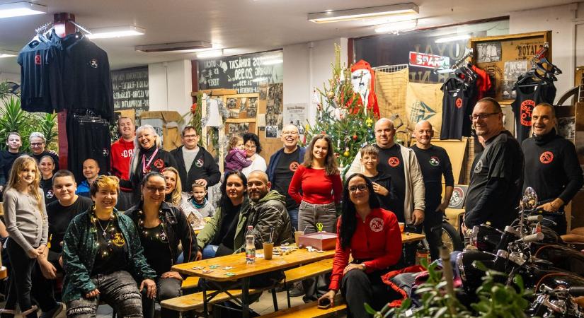 "Egész évben egyszer találkozunk" - karácsonyoztak a Motoros Angyalok fotók