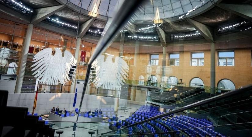 Forronganak a németek: lebuktak a politikusaik, öntik magukra a pénzt – nekik nem, csak másnak kell spórolni