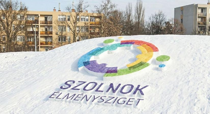 Mindenki a Várkonyi tér havát várja – jött a válasz az Élményszigettől