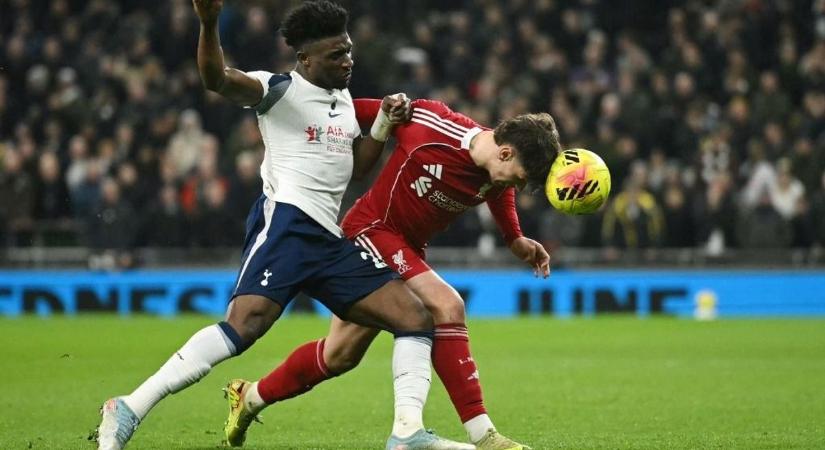 „Inkább ez, mint hogy kiszámíthatatlan legyen” – Kerkezt és Szoboszlait is dicsérik a Liverpool újabb sikere után