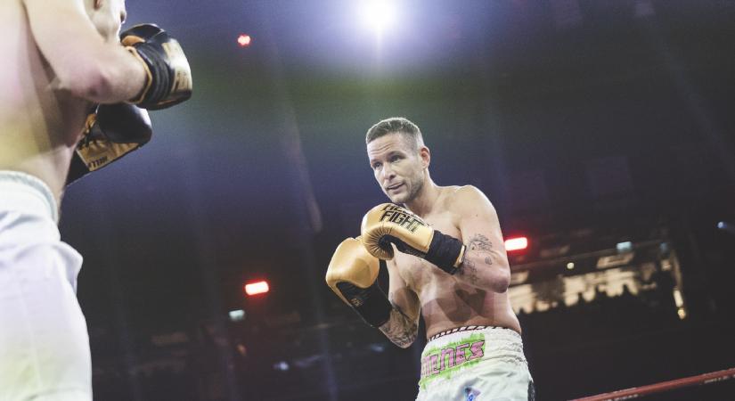 Hell Boxing Kings: Istenes Bence első profi mérkőzésén kemény pofonok csattantak