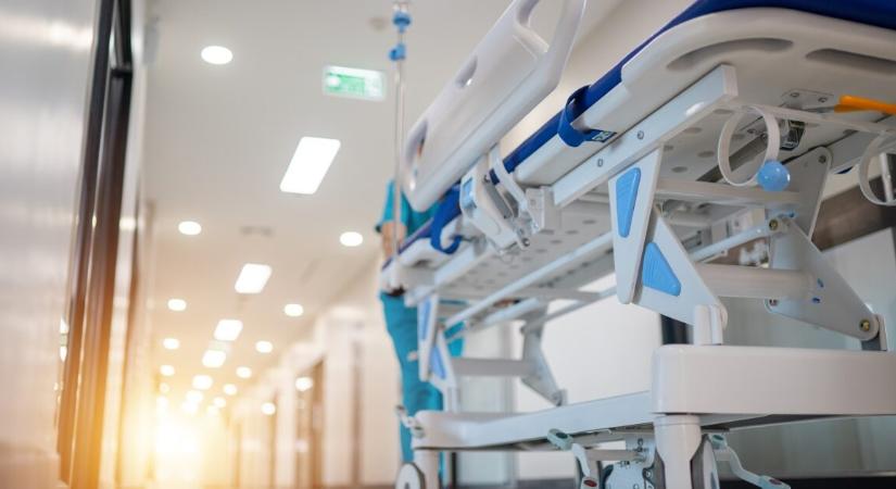 Kórházi szobában mondták ki az igent, miután a menyasszony apja életéért küzdnek az orvosok