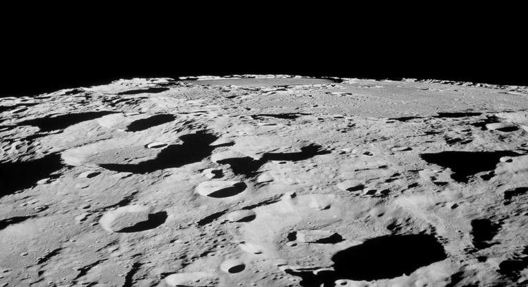 Valami becsapódott a Holdba, a tudósok is csak találgatnak, mi lehetett