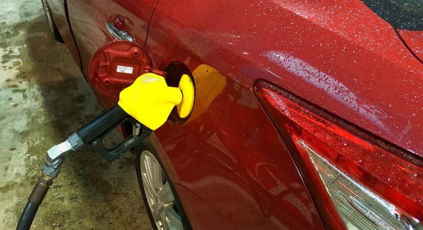 Mi történik, ha rossz üzemanyagot tankolunk az autónkba? Mutatjuk!