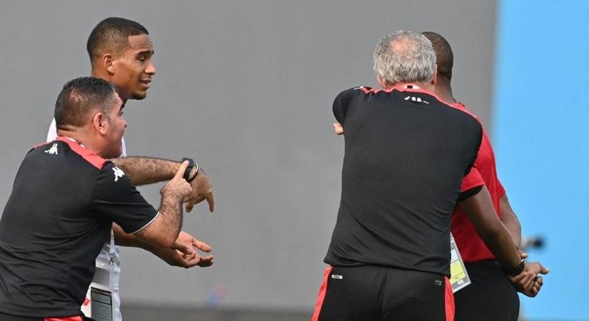 Botrányos ítéletek, furcsán futó matematikus, letartóztatott dublőr – jön a legszürreálisabb focitorna (VIDEÓ)