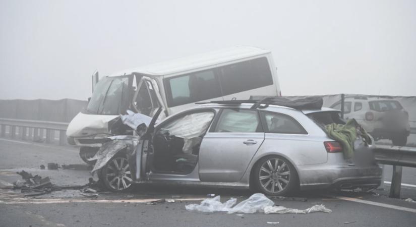 Halálos tömegbaleset Törökszentmiklósnál (Videó)