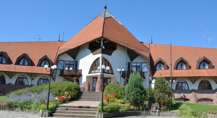 Balatonlelle Város Önkormányzata Egészségfejlesztési Iroda pályázatot hirdet munkaviszony (MT) keretében