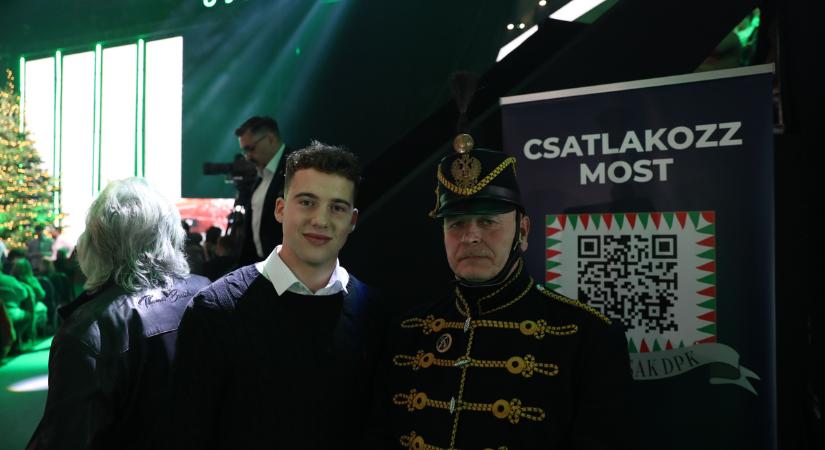 "Mindenkinek látom a szemében a hazaszeretetet" - Ezt mondta el a Háborúellenes Gyűlésről Schóbert Norbert Jr.