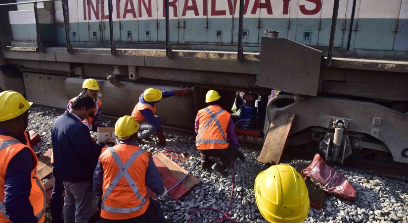 Hét elefántot gázolt el egy gyorsvonat Indiában