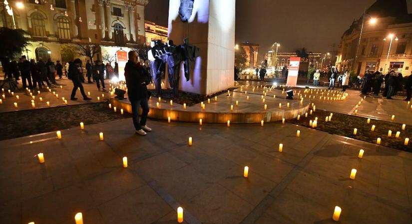 Mécsesgyújtással emlékeztek az ’89-es forradalom hőseire a bukaresti Forradalom téren