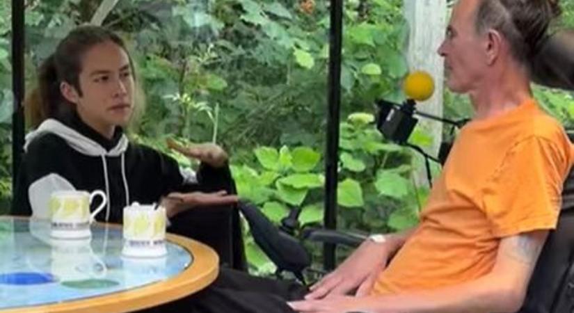 Biciklijéről repült fejjel a földbe, bukósisak mentette meg a lebénult apuka életét