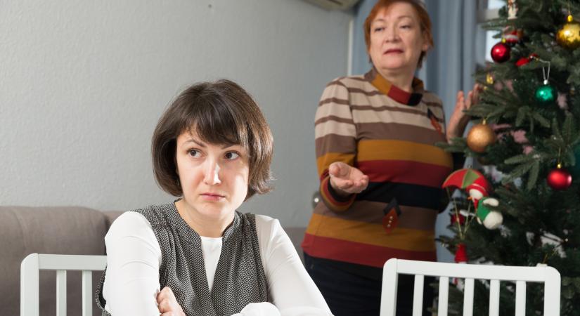 10 mondat, amit még véletlenül se mondj a karácsonyi asztalnál