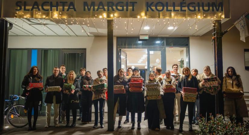 Nem csak posztoltak róla, meg is csinálták: ezt üzeni a Z generáció karácsonya a Slachta Margit Kollégiumból