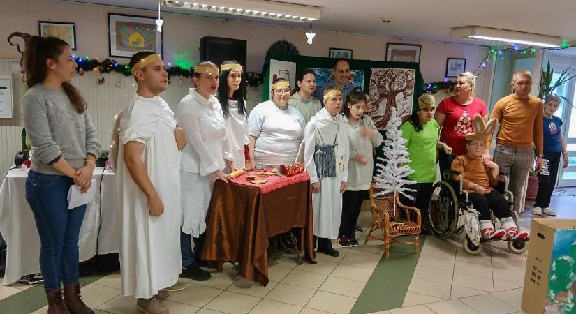 Megtartották közös karácsonyi ünnepségüket a Degré utcai fiatalok