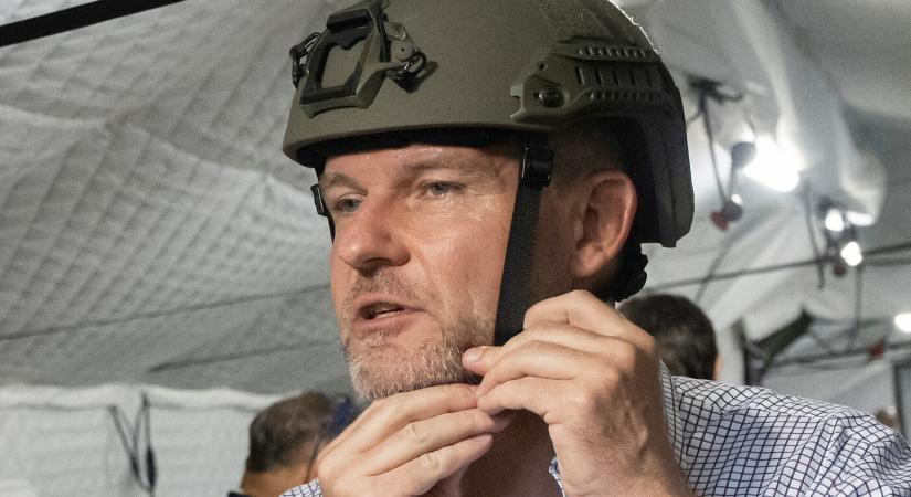 Pellegrini Koszovóba utazott, látogatást tesz a külföldön szolgáló szlovákiai katonáknál