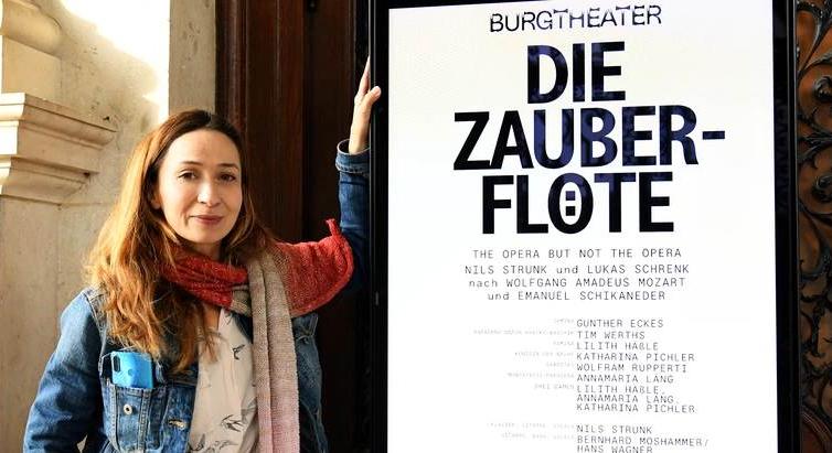 Láng Annamária: „Nem okoz nehézséget, ha bábeli környezetben kell teljesíteni”