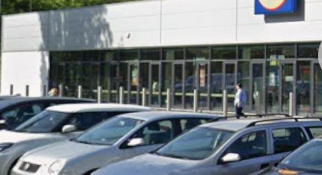 Fizetős parkolás a Lidl, Aldi parkolóiban: megbüntethetnek, ha PR-parkolónak használod