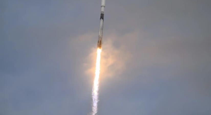 Üzent az űrből a magyar diákok által épített Hunity kisműhold