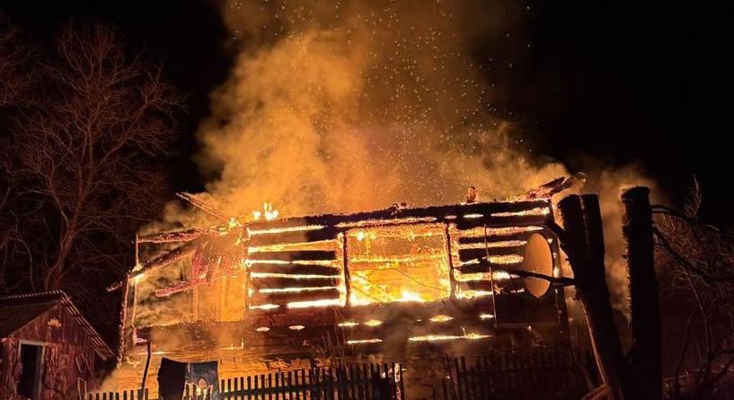 Kigyulladt két idős ember háza: a férfi kimenekült, de súlyosan megégett, az asszony bennégett