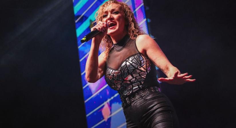 Szandi koncerttel ünnepeljük a karácsonyt Szekszárdon