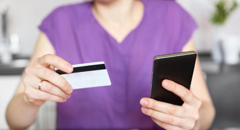 Rég nem látott csúcson a magyar hitelkártya-tartozás