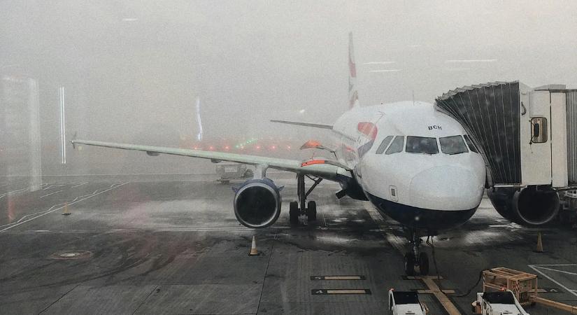 Egész délelőttre megbénult a szkopjei repülőtér