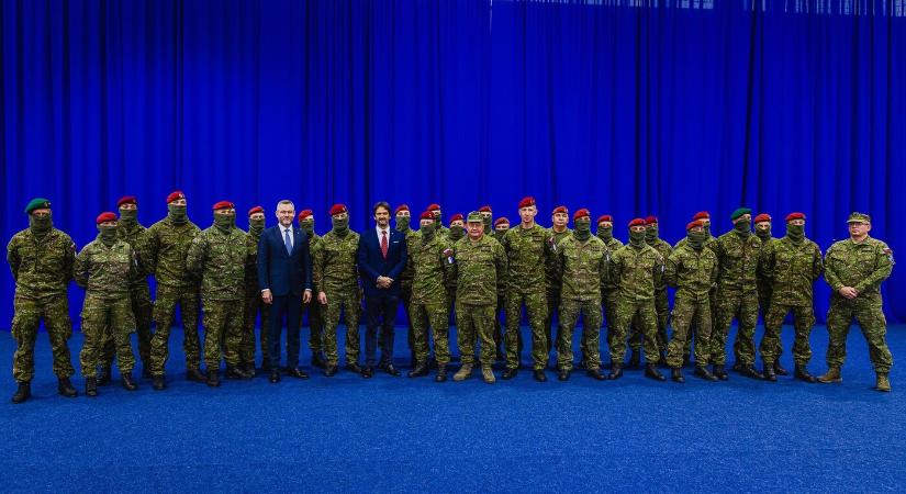 Pellegrini és Kaliňák meglátogatta a Koszovóban szolgáló szlovákiai katonákat (FOTÓK)