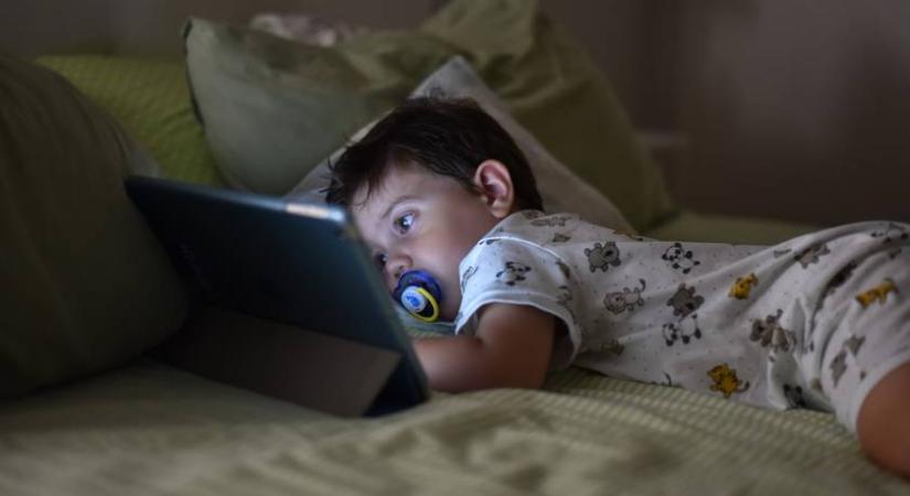 AI-generált videókkal bombázzák a gyerekeket - Ezekre muszáj odafigyelni szülőként