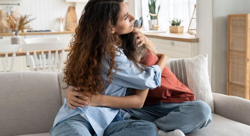 Testsúly, bőrápolás, párkapcsolatok: így beszélek róluk a lányommal, hogy az egészségről, és ne a szégyenről szóljanak