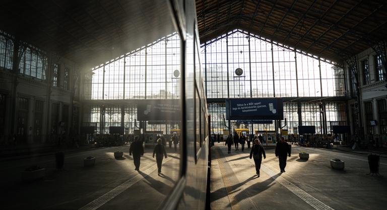 Óriási késésekre kell számítani a Pozsonyból és Prágából érkező nemzetközi vonatoknál