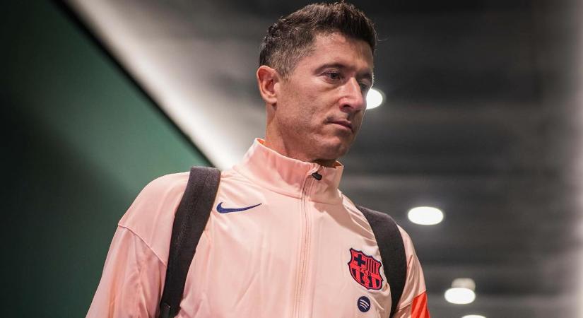 Robert Lewandowski klubváltása a címlapon