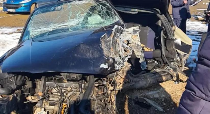 Közel három éve mindennap ránéz a roncsra, amiben szörnyethalt a fia