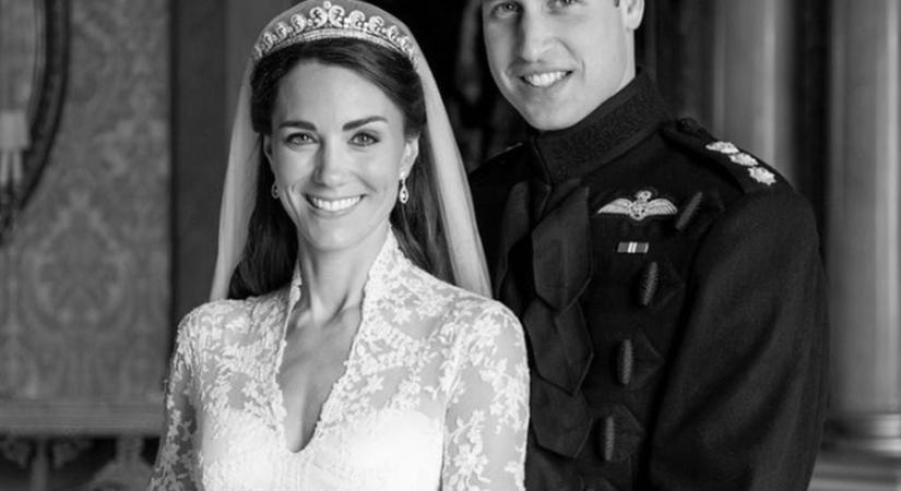 Karácsonyi csoda: meghitt családi portréval tért vissza Katalin hercegnő Vilmos és gyermekeik oldalán