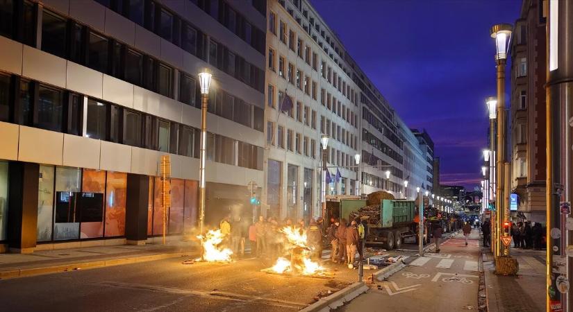 Magyar segédlettel napolták el a vitatott agrármegállapodást