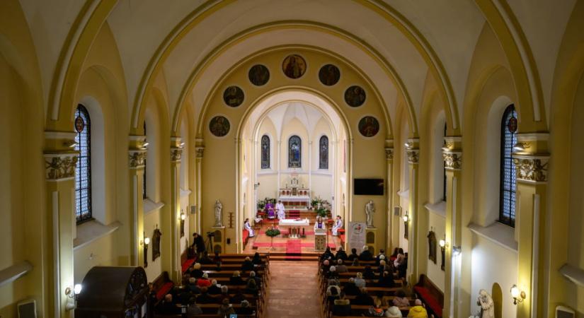 Közösségi házzal gazdagodhat a siófoki plébánia