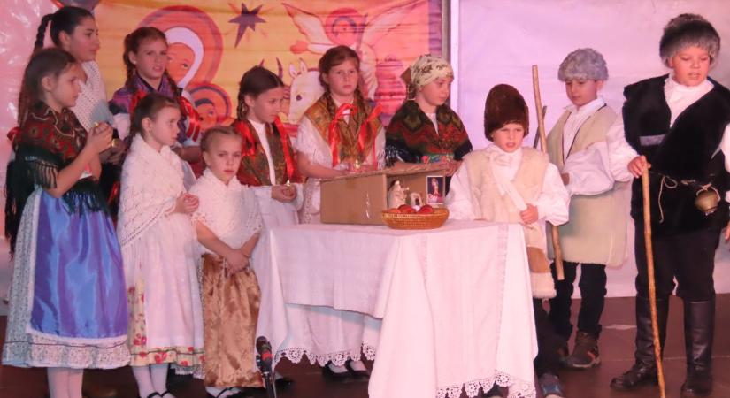 Betlehemes találkozót tartottak Csornán, felelevenítették a hagyományt a gyerekek - fotók, videó