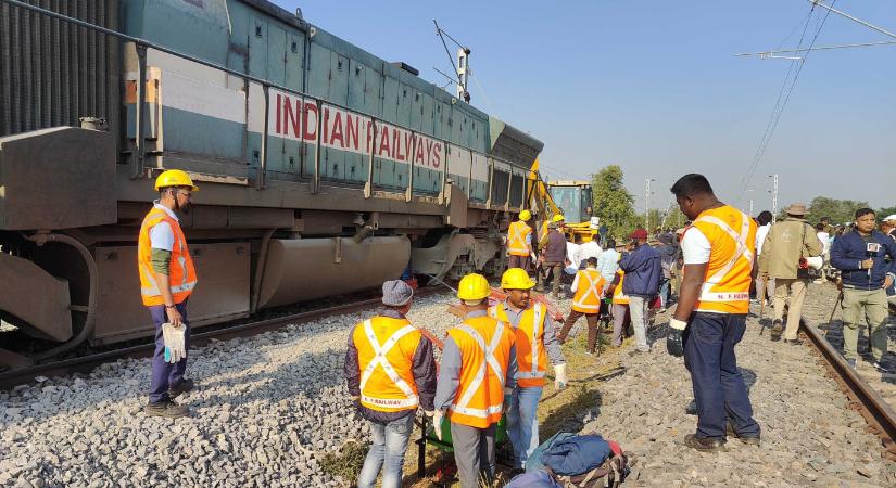 Hét elefántot gázolt el a gyorsvonat Indiában