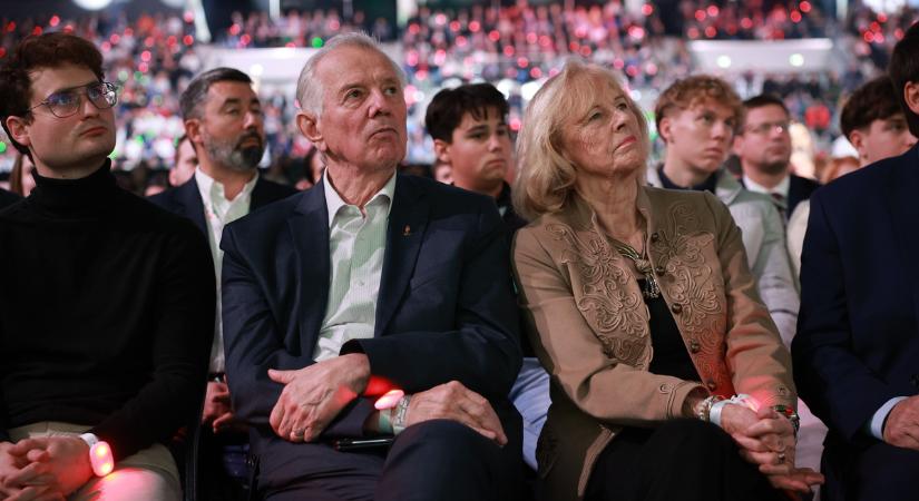 Schmitt Pál: minden magyar ember háborúellenes!