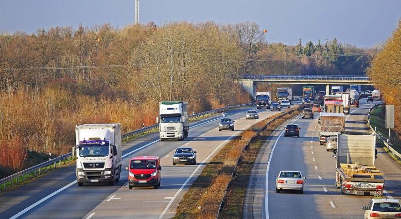 Minden jelentős fuvarozói szervezettel megegyezett az ÉKM – egy kivétellel
