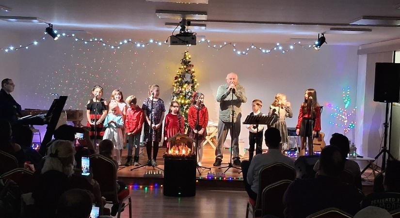 „Cigány kultúránk oly színes, mint a virágos rét”