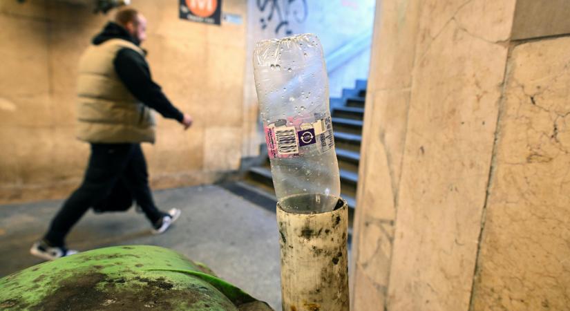 Van, aki már segédmunkásbért keres üvegvisszaváltással – riport a tömegessé vált palackgyűjtésről