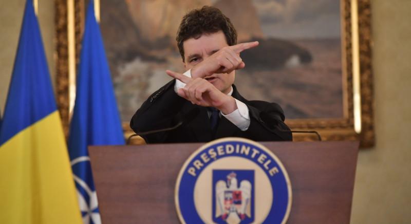 Nicușor Dan elnök felfüggesztését kéri szenátorok és parlamenti képviselők egy csoportja