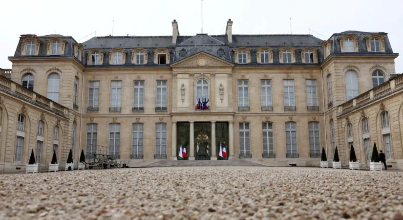 Vinteden árulták a francia elnöki palotából ellopott tárgyakat, a palota egyik dolgozóját is gyanúsítják