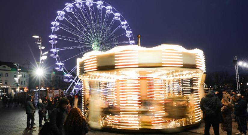 Pazar fényekkel csábít a győri óriáskerék - Ezek a fotók a karácsonyra hangolnak téged is