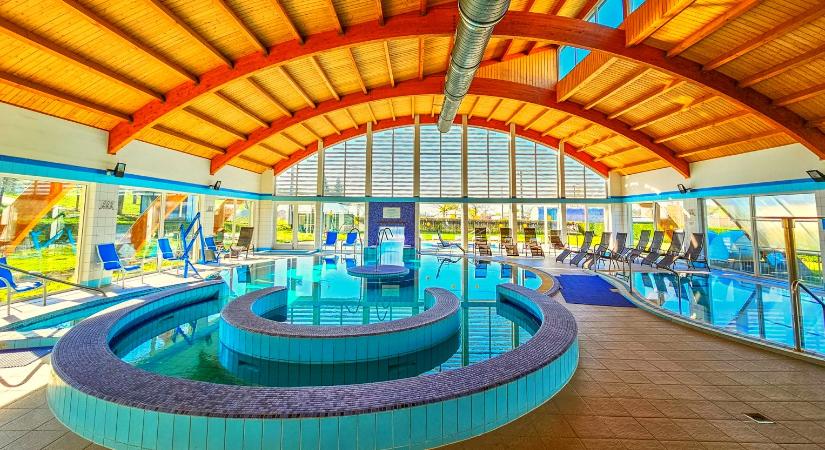 Ez a pici város rejti a Dunántúl egyik leghangulatosabb gyógyfürdőjét