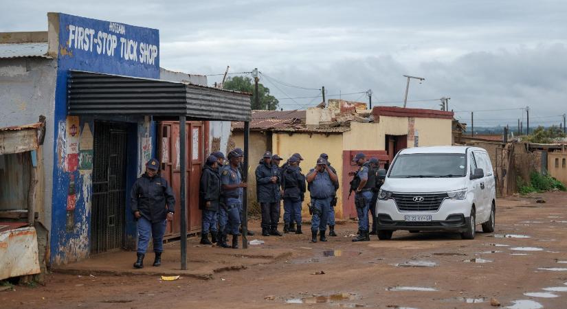 Fegyveresek öltek meg kilenc embert egy dél-afrikai kocsmában