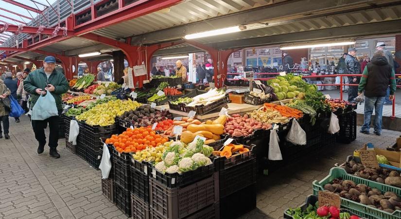 Így alakul a dunaújvárosi piac nyitva tartása karácsony előtt